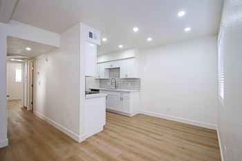 Vinyl flooring